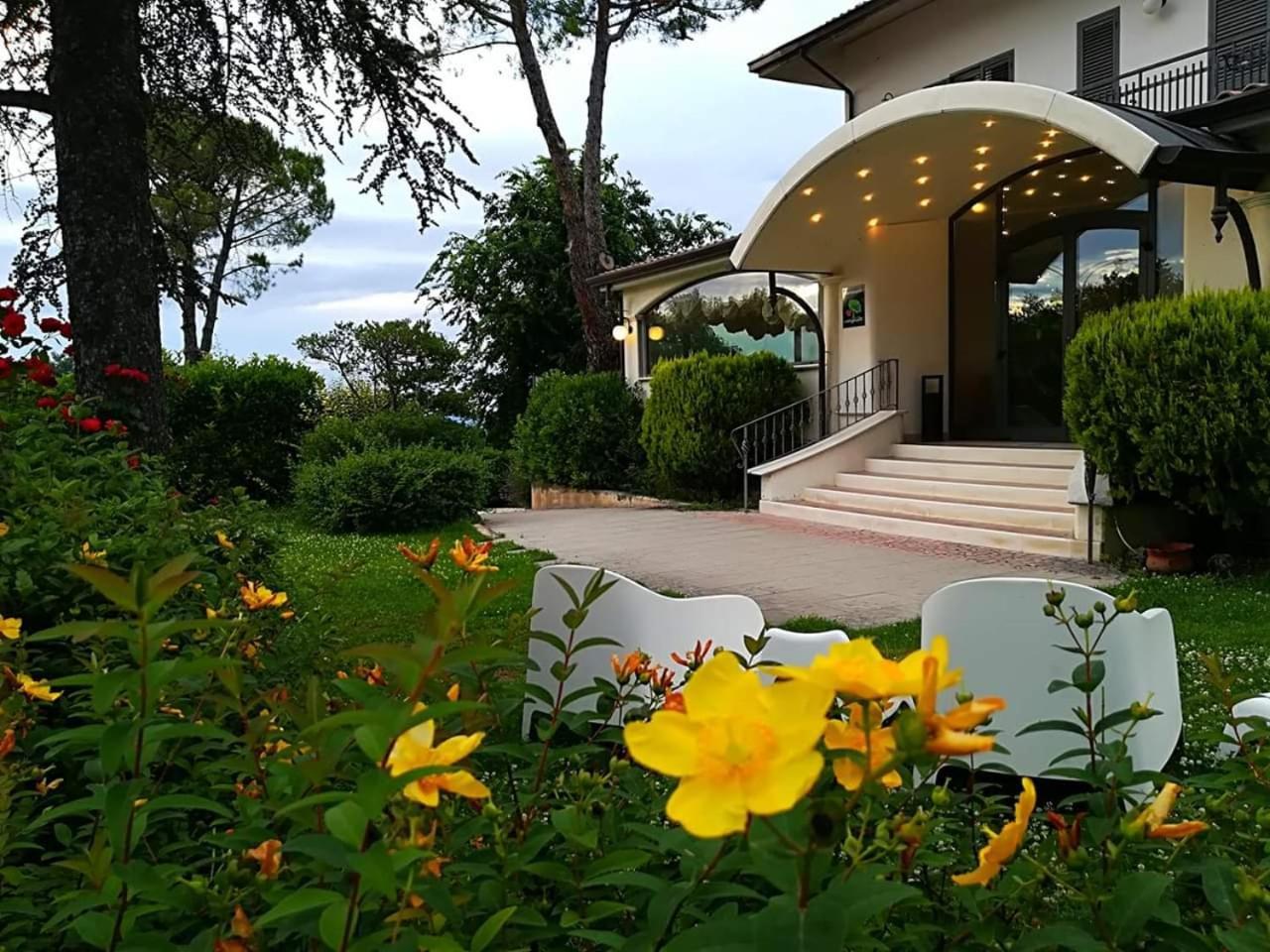 Hotel Panorama San Valentino in Abruzzo Citeriore Luaran gambar